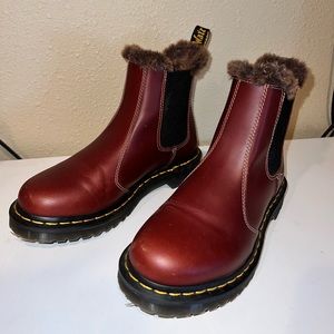 Doc Marten 2976 Leonore Faux Fur Lined Chelsea Boot - Size 8